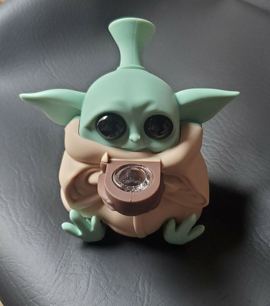 Collectible Silicone Baby Yoda Water Bong.